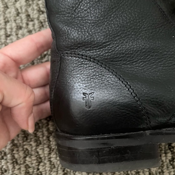 Frye combat boots - size 8 - Picture 3 of 6